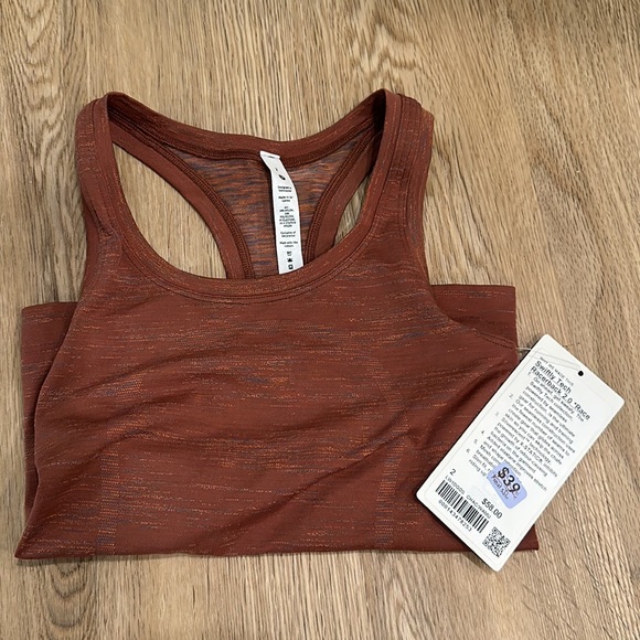 Lululemon tank and shorts set sales - Picture 5 of 5